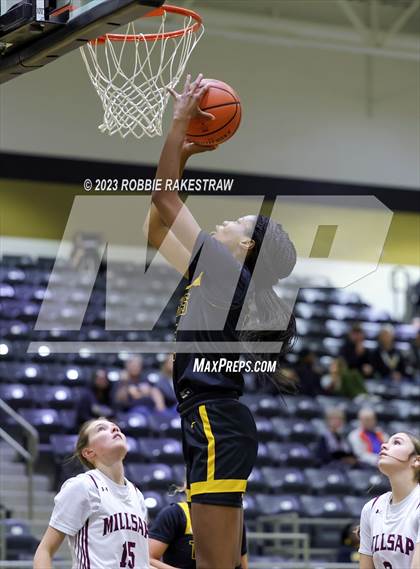 Thumbnail 2 in Malakoff vs. Millsap (Kaufman Holiday Tournament) photogallery.