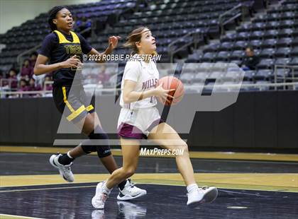 Thumbnail 3 in Malakoff vs. Millsap (Kaufman Holiday Tournament) photogallery.