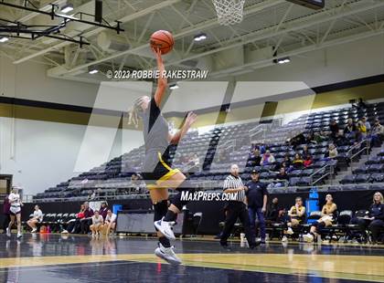 Thumbnail 2 in Malakoff vs. Millsap (Kaufman Holiday Tournament) photogallery.