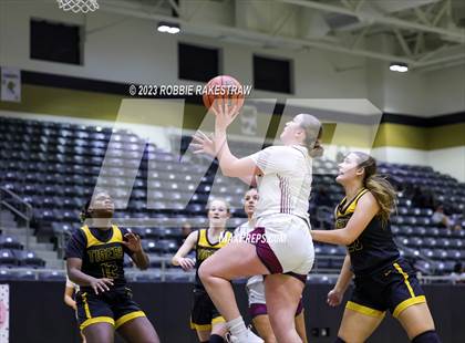 Thumbnail 3 in Malakoff vs. Millsap (Kaufman Holiday Tournament) photogallery.