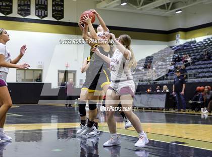 Thumbnail 3 in Malakoff vs. Millsap (Kaufman Holiday Tournament) photogallery.