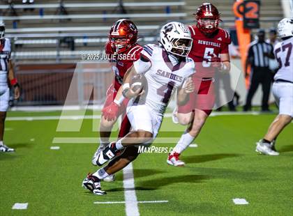 Thumbnail 2 in Grapeland vs. Deweyville (UIL 2A D2 Football Bi-District) photogallery.