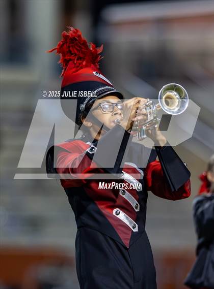 Thumbnail 1 in Grapeland vs. Deweyville (UIL 2A D2 Football Bi-District) photogallery.