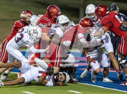 Thumbnail 2 in Grapeland vs. Deweyville (UIL 2A D2 Football Bi-District) photogallery.