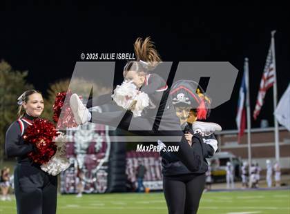 Thumbnail 2 in Grapeland vs. Deweyville (UIL 2A D2 Football Bi-District) photogallery.