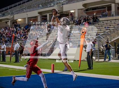 Thumbnail 3 in Grapeland vs. Deweyville (UIL 2A D2 Football Bi-District) photogallery.