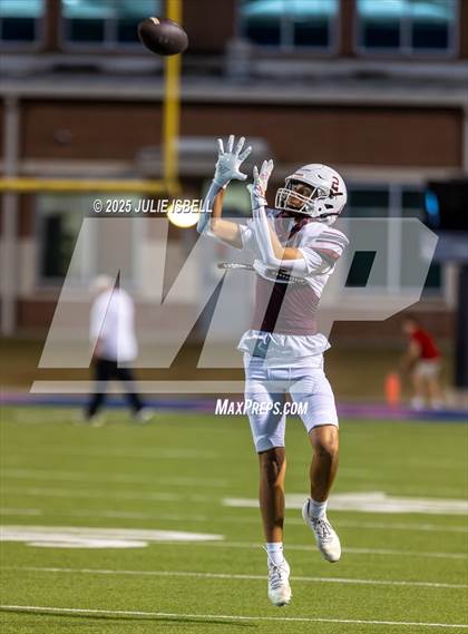 Thumbnail 2 in Grapeland vs. Deweyville (UIL 2A D2 Football Bi-District) photogallery.