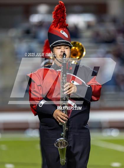 Thumbnail 3 in Grapeland vs. Deweyville (UIL 2A D2 Football Bi-District) photogallery.