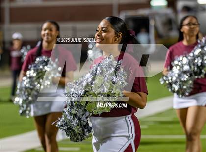 Thumbnail 3 in Grapeland vs. Deweyville (UIL 2A D2 Football Bi-District) photogallery.