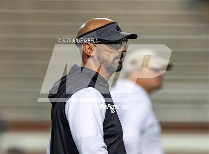 Thumbnail 1 in Grapeland vs. Deweyville (UIL 2A D2 Football Bi-District) photogallery.