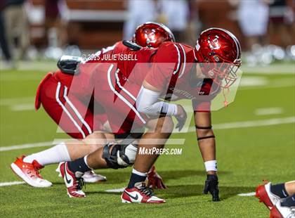 Thumbnail 1 in Grapeland vs. Deweyville (UIL 2A D2 Football Bi-District) photogallery.