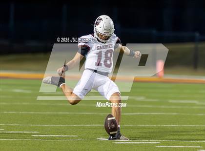 Thumbnail 3 in Grapeland vs. Deweyville (UIL 2A D2 Football Bi-District) photogallery.