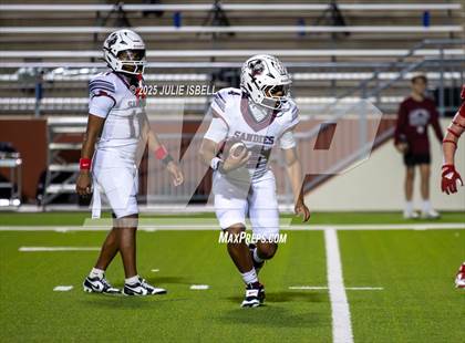 Thumbnail 1 in Grapeland vs. Deweyville (UIL 2A D2 Football Bi-District) photogallery.