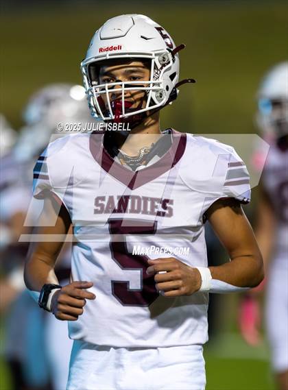 Thumbnail 1 in Grapeland vs. Deweyville (UIL 2A D2 Football Bi-District) photogallery.