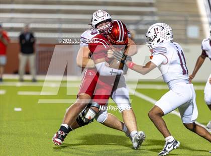 Thumbnail 2 in Grapeland vs. Deweyville (UIL 2A D2 Football Bi-District) photogallery.