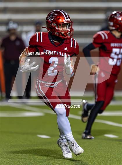 Thumbnail 2 in Grapeland vs. Deweyville (UIL 2A D2 Football Bi-District) photogallery.