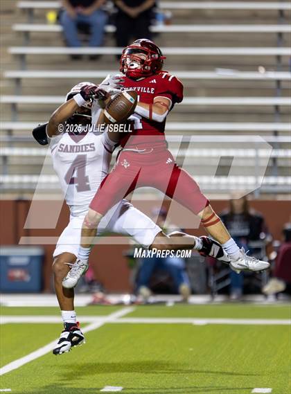 Thumbnail 3 in Grapeland vs. Deweyville (UIL 2A D2 Football Bi-District) photogallery.