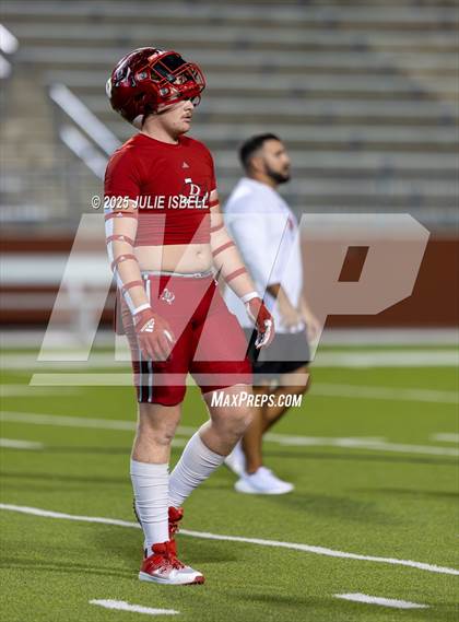 Thumbnail 2 in Grapeland vs. Deweyville (UIL 2A D2 Football Bi-District) photogallery.