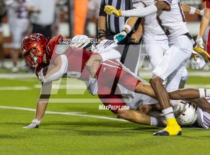 Thumbnail 2 in Grapeland vs. Deweyville (UIL 2A D2 Football Bi-District) photogallery.