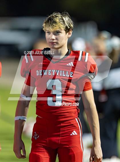 Thumbnail 1 in Grapeland vs. Deweyville (UIL 2A D2 Football Bi-District) photogallery.