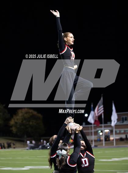 Thumbnail 1 in Grapeland vs. Deweyville (UIL 2A D2 Football Bi-District) photogallery.