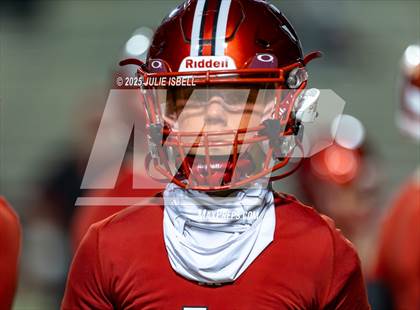 Thumbnail 2 in Grapeland vs. Deweyville (UIL 2A D2 Football Bi-District) photogallery.