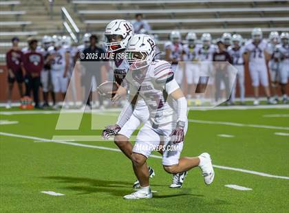 Thumbnail 2 in Grapeland vs. Deweyville (UIL 2A D2 Football Bi-District) photogallery.