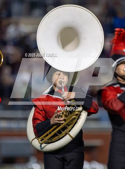 Thumbnail 3 in Grapeland vs. Deweyville (UIL 2A D2 Football Bi-District) photogallery.