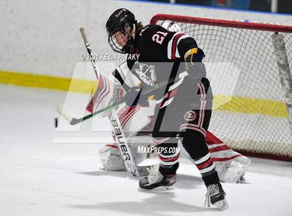Thumbnail 3 in New Canaan @ Fairfield Warde/Ludlowe photogallery.