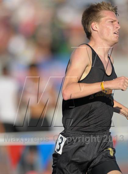 Thumbnail 2 in CIF State Track and Field Championships (Day 2 - Boys 1600m) photogallery.
