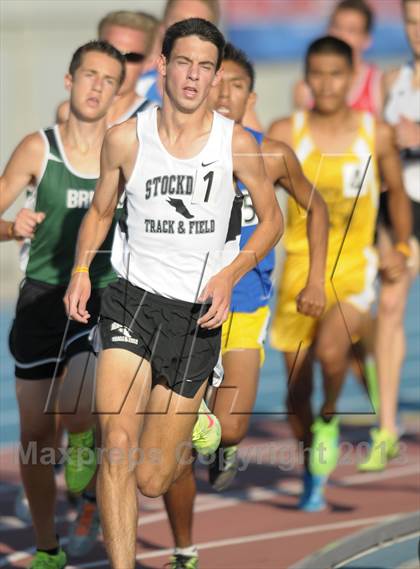 Thumbnail 1 in CIF State Track and Field Championships (Day 2 - Boys 1600m) photogallery.