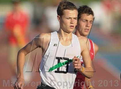 Thumbnail 2 in CIF State Track and Field Championships (Day 2 - Boys 1600m) photogallery.