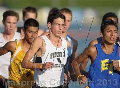 Thumbnail 1 in CIF State Track and Field Championships (Day 2 - Boys 1600m) photogallery.