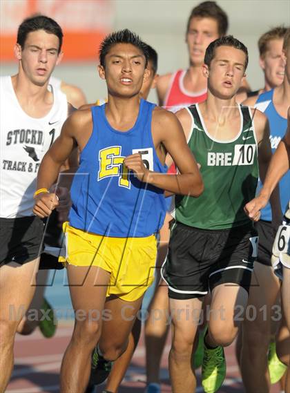 Thumbnail 2 in CIF State Track and Field Championships (Day 2 - Boys 1600m) photogallery.