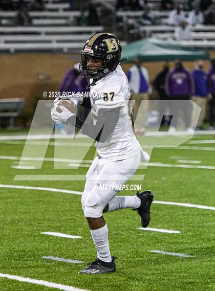 Thumbnail 3 in T.L. Hanna @ Dutch Fork (SCHSL Class AAAAA Final) photogallery.