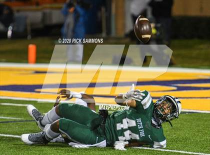 Thumbnail 2 in T.L. Hanna @ Dutch Fork (SCHSL Class AAAAA Final) photogallery.