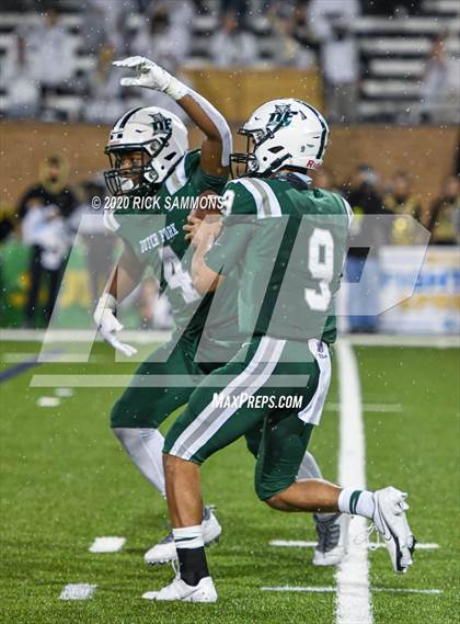 Thumbnail 3 in T.L. Hanna @ Dutch Fork (SCHSL Class AAAAA Final) photogallery.