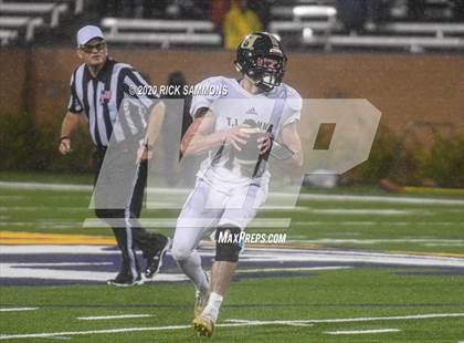 Thumbnail 2 in T.L. Hanna @ Dutch Fork (SCHSL Class AAAAA Final) photogallery.