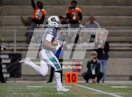 Thumbnail 1 in Helix vs. Carlsbad (CIF SDS Open Championship) photogallery.