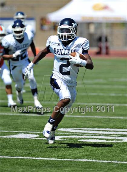 Thumbnail 3 in Timpview vs. Bakersfield (Mission Viejo Football Classic) photogallery.