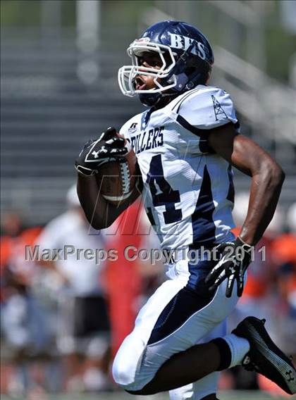 Thumbnail 1 in Timpview vs. Bakersfield (Mission Viejo Football Classic) photogallery.