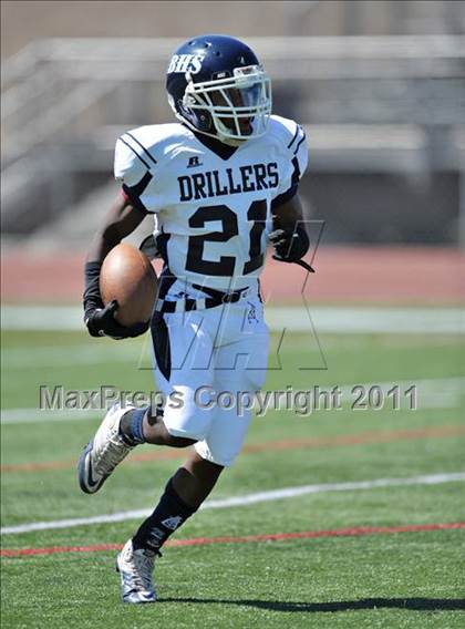 Thumbnail 3 in Timpview vs. Bakersfield (Mission Viejo Football Classic) photogallery.