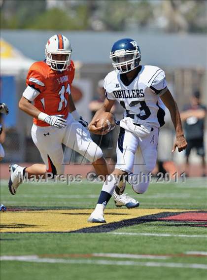 Thumbnail 3 in Timpview vs. Bakersfield (Mission Viejo Football Classic) photogallery.