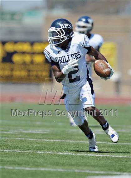 Thumbnail 3 in Timpview vs. Bakersfield (Mission Viejo Football Classic) photogallery.