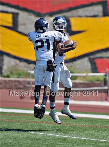 Thumbnail 2 in Timpview vs. Bakersfield (Mission Viejo Football Classic) photogallery.