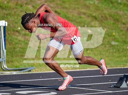 Thumbnail 3 in UIL 6A Track & Field Area 21&22 (200M) photogallery.