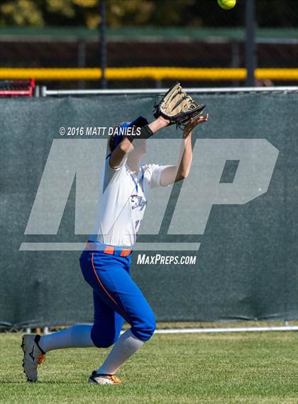 Thumbnail 3 in Legend vs. Dakota Ridge (CHSAA 5A Region 6 Playoff) photogallery.