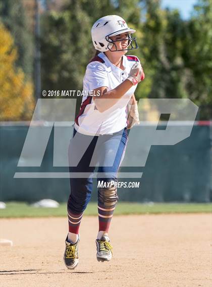 Thumbnail 1 in Legend vs. Dakota Ridge (CHSAA 5A Region 6 Playoff) photogallery.