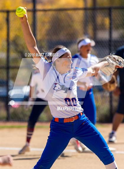 Thumbnail 2 in Legend vs. Dakota Ridge (CHSAA 5A Region 6 Playoff) photogallery.