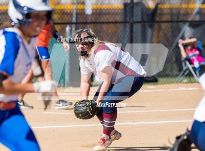 Thumbnail 3 in Legend vs. Dakota Ridge (CHSAA 5A Region 6 Playoff) photogallery.